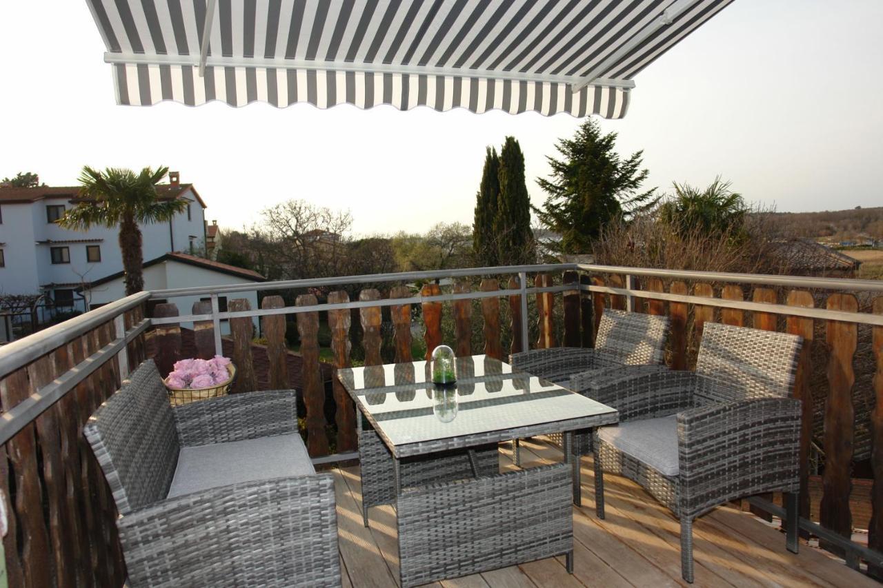 Apartmani Milokanovic Funtana Exterior foto