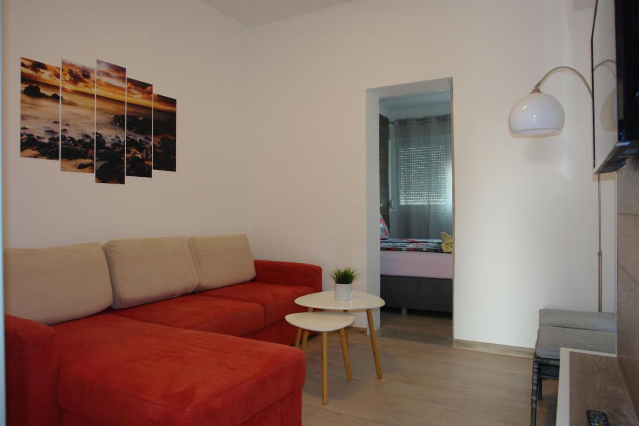 Apartmani Milokanovic Funtana Exterior foto