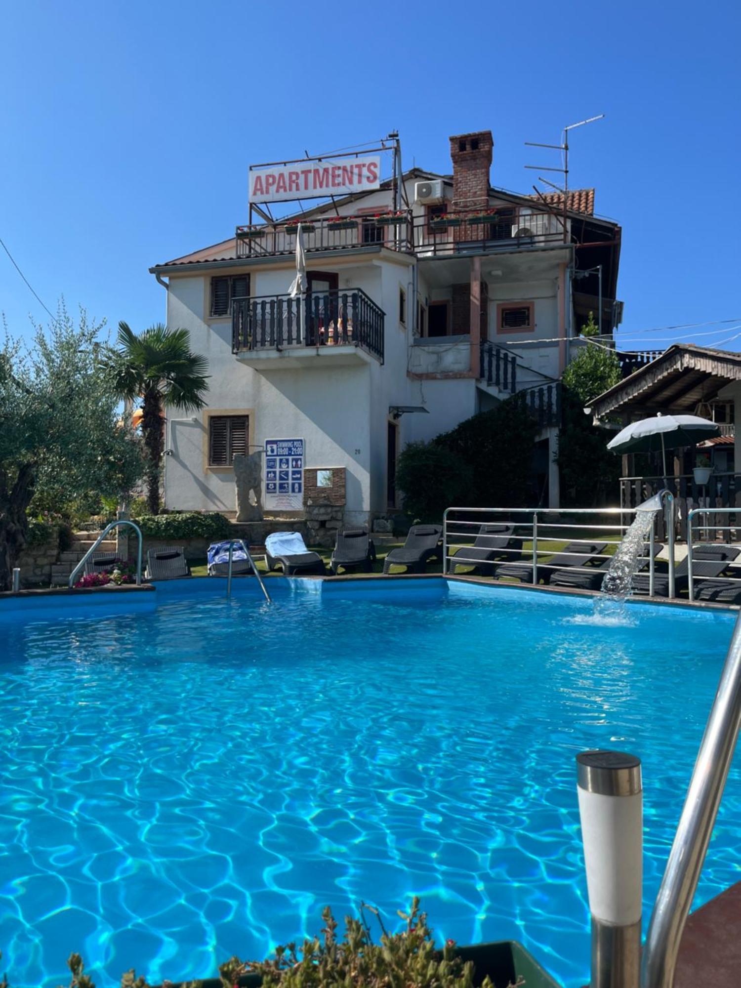 Apartmani Milokanovic Funtana Exterior foto
