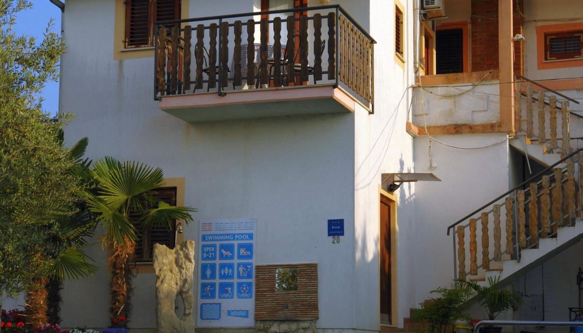 Apartmani Milokanovic Funtana Exterior foto