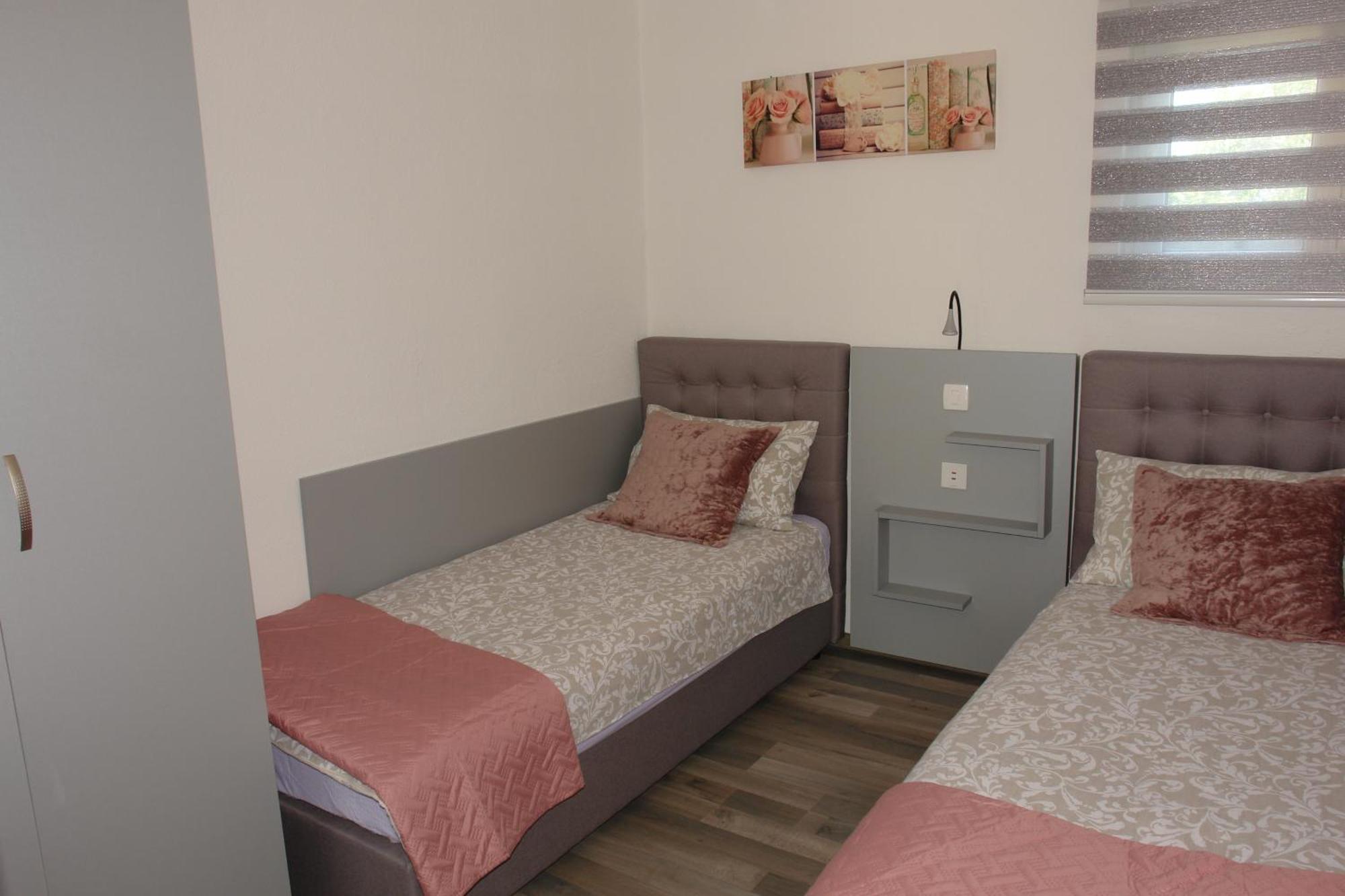 Apartmani Milokanovic Funtana Exterior foto