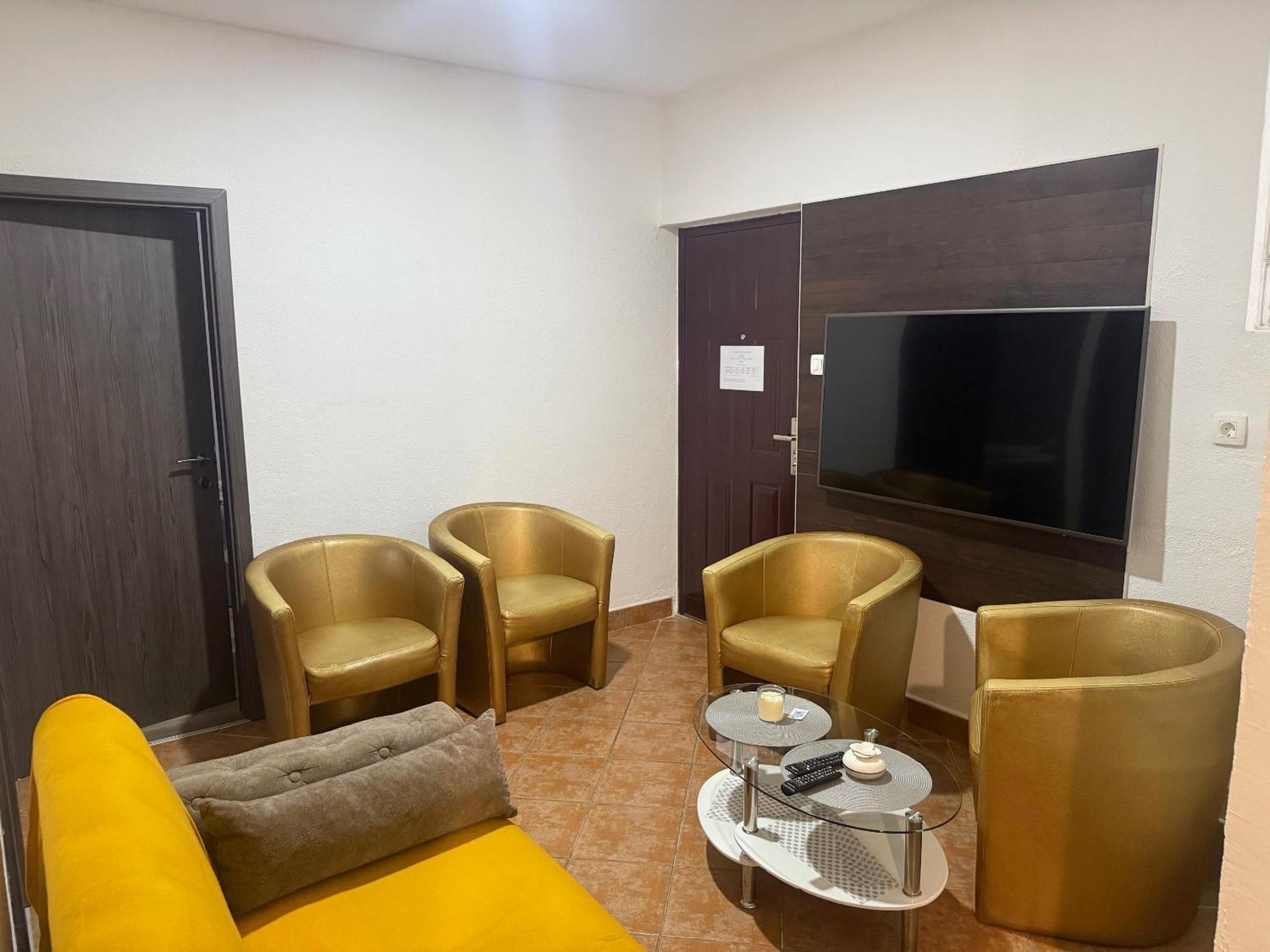 Apartmani Milokanovic Funtana Exterior foto